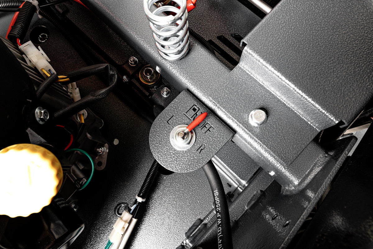 Traktorek Cedrus ZERO-SKRĘT C-TRAC-Z132 Loncin LC2P82F V-TWIN deck 132cm pol_pl_Traktorek-Cedrus-ZERO-SKRET-C-TRAC-Z132-Loncin-LC2P82F-V-TWIN-deck-132cm-22444_30