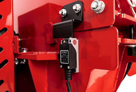 ROZDRABNIACZ SPALINOWY CEDRUS RB05 PRO-HE REBAK DO GAŁĘZI Z PODAJNIKIEM HYDRAULICZNYM RB 05 12cm - 15 KM CEDRUS RB05 PRO-HE -  FASHION GARDEN - OFICJALNY DYSTRYBUTOR - AUTORYZOWANY DEALER CEDRUS