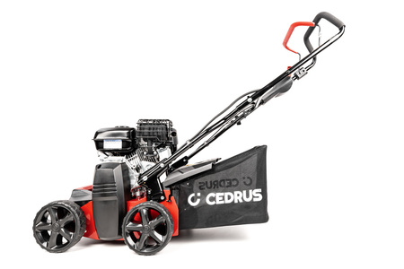 WERTYKULATOR SPALINOWY DO TRAWY CEDRUS WR01-B AERATOR 2w1 6 KM B&S BRIGGS & STRATTON CR950 - FASHION GARDEN - OFICJALNY DYSTRYBUTOR - AUTORYZOWANY DEALER CEDRUS