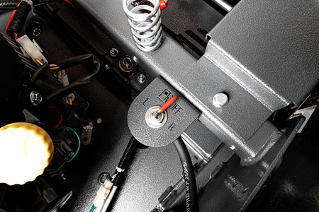 Traktorek Cedrus ZERO-SKRĘT C-TRAC-Z132 Loncin LC2P82F V-TWIN deck 132cm